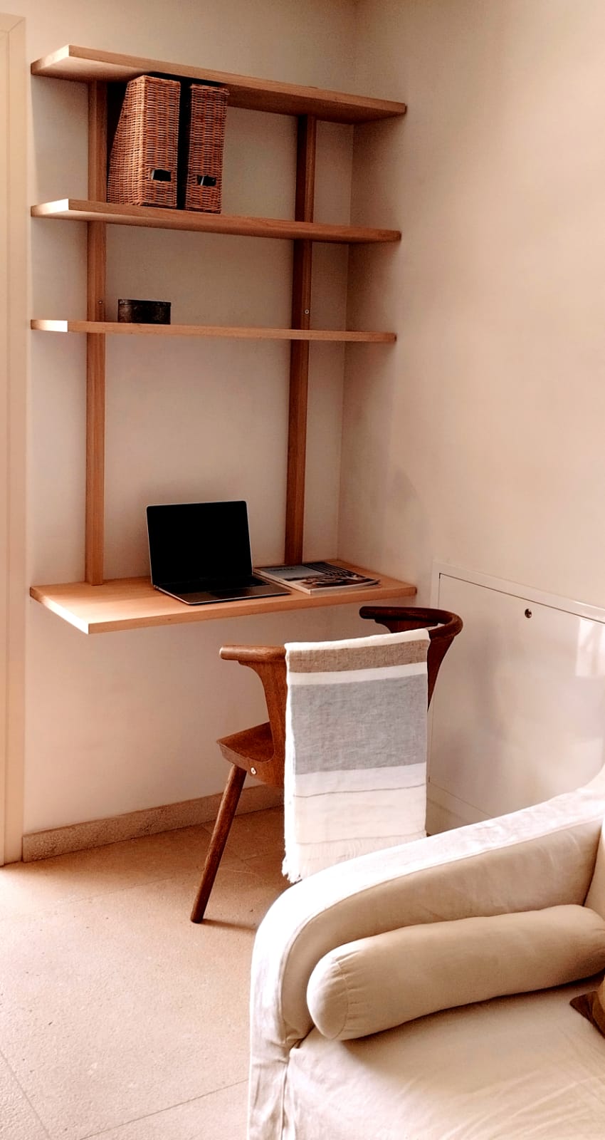 Fabricación de escritorio y estanterías | New Carpenter Solutions